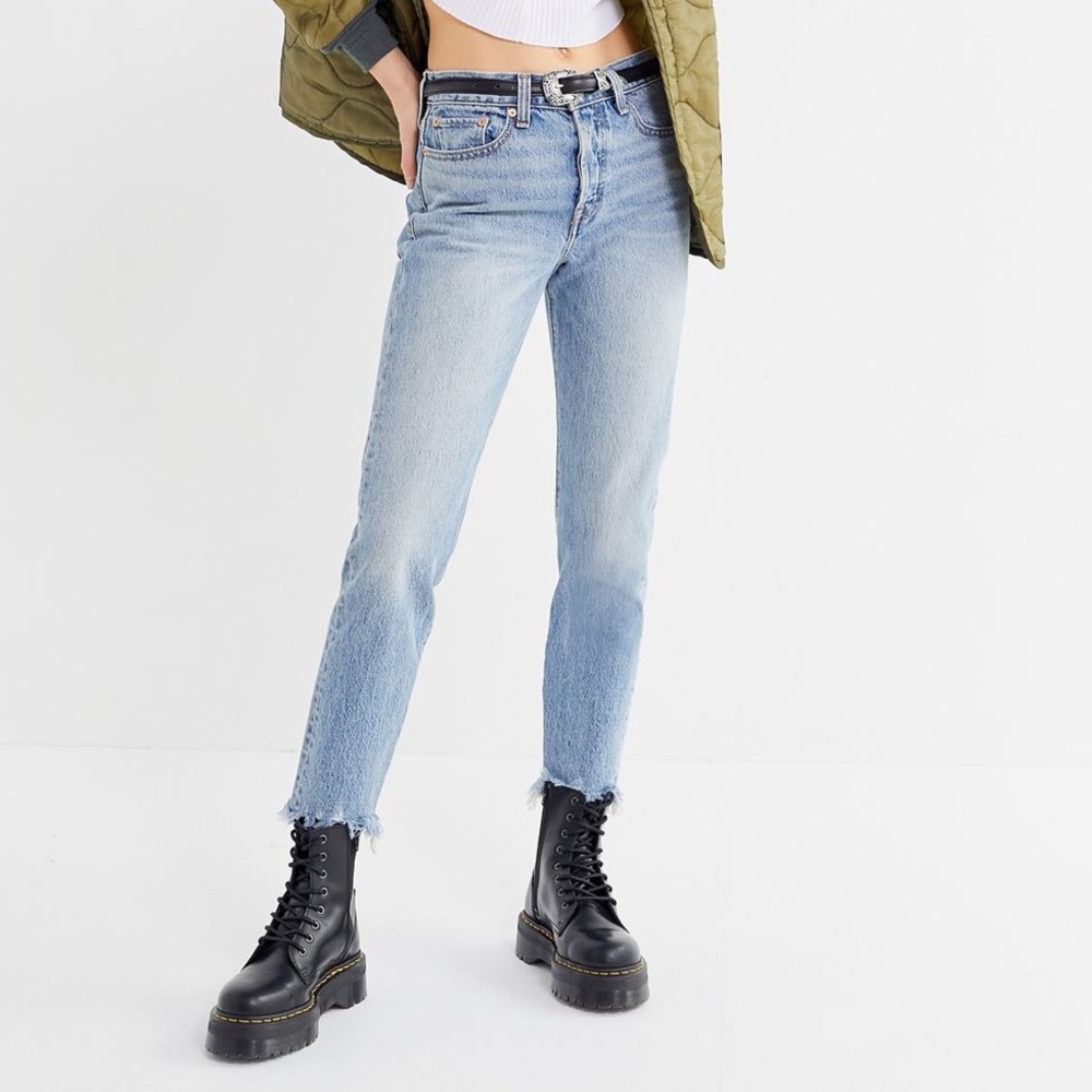Levi’s wedgie jean in “shut up”